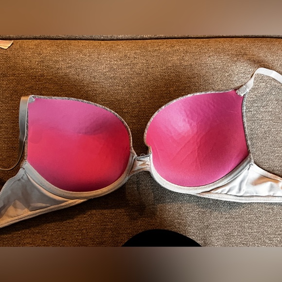 5 Pink Bras - some push up/ some t-shirt style - Picture 7 of 11